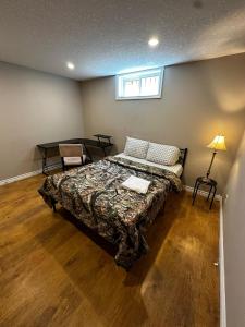 Budget Stay in Kitchener- Near Town Centre- Food, Shopping, Transit