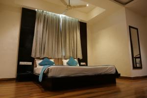 HOTEL ANAND CASTLE