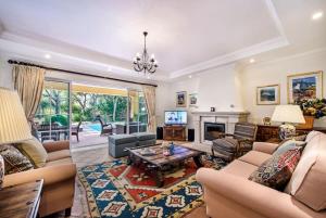 Villa Plaza - beautiful spacious house off roundabout 6 Quinta Do Lago