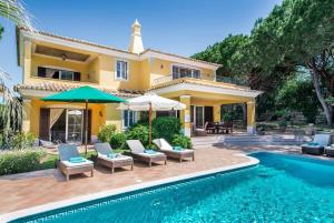 Villa Plaza - beautiful spacious house off roundabout 6 Quinta Do Lago