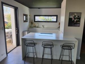 Villas MAISON CONTEMPORAINE a 5KM DE BIARRITZ AVEC JACUZZI : photos des chambres
