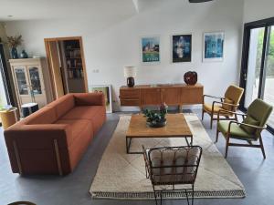 Villas MAISON CONTEMPORAINE a 5KM DE BIARRITZ AVEC JACUZZI : photos des chambres
