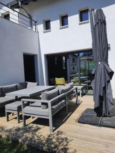 Villas MAISON CONTEMPORAINE a 5KM DE BIARRITZ AVEC JACUZZI : photos des chambres