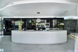 Villa Orla Deluxe Luxury Villa with geo-thermal swimming pool