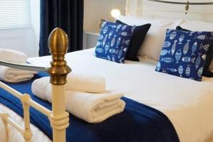 Crescent View - Panoramic sea views