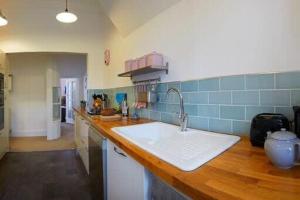 Crescent View - Panoramic sea views