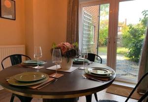 Croft Cottage - Quiet residential area only 5 min walk from the beach