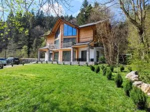 Izvorul lui Dracula - Pârâul Rece