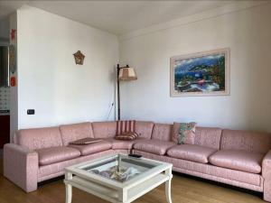 Portovenere a due passi dal mare parcheggio privato, ampio appartamento fino a 8 persone