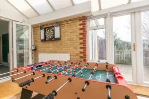3 bed family hse, Games Room, Parking, Garden - Kent