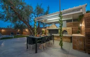 Villa Erato Family - Mouzákion