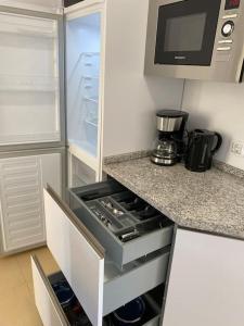 City & Beach Top-Floor Apartment