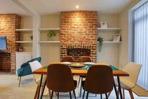 Stylish Stadium Stay, City Centre with Parking - Leckwith