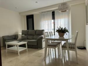 Dúplex céntrico con terraza y parking gratuito