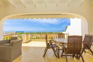 Villa Ocean Breeze - Steps away from the Beach