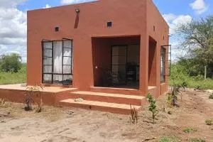 Kichuguu farmstay cottage - Mtito Andei