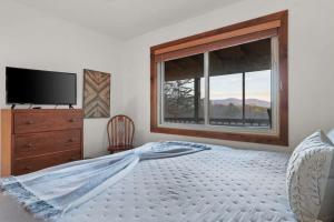 Mountain Views Hot Tub FirePit Close to town