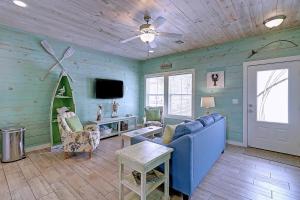 Blue Wave at Station Place