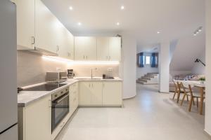 The Place to Be Kastella Exclusive