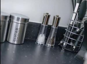 1 Bed Flat - Sleeps 2 - Parking - Wifi