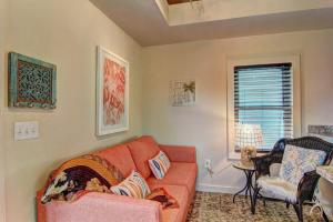 Lorna Beach Cottage at Spanish Village