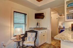 Lorna Beach Cottage at Spanish Village