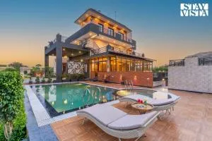 StayVista's Shivoham Farms - Mountain-View Villa with Outdoor Pool, Lawn, and Terrace - Pīrthala