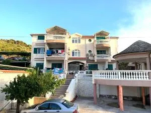 Apartments Bilo - Jela & Ivan - Dolac