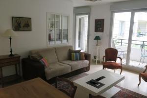 Appartement confortable calme avec terrasse proche métro - accueil personnel