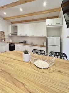 Leonidas Guest House