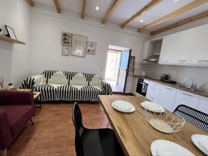 Leonidas Guest House
