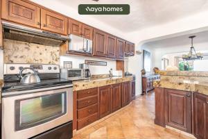 Ocean view 2Br Condo-Balcony-Beach-Pool
