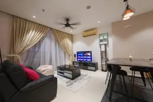 Mont Kiara Cozy 2 #2Bedroom with Balcony #Arcoris - Kampong Segambut Dalam