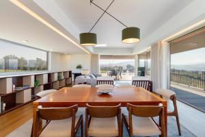 Douro Valley Luxury Home with Vineyard and Infinity Pool