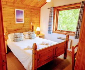 Loch Insh Chalets and Apartments