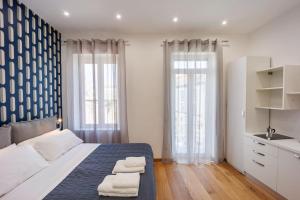 House in Decumani Entire Apartment By HouseinNaples