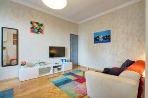 Little Americas Washington Tower Apartment