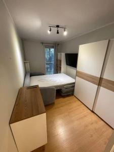 40 sqm apartment, Wola, Księcia Janusza subway