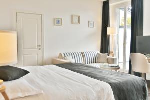 Junior Suite with Lake View room in Baron Tavernier Hotel & SPA