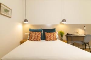 Single Classic Interior Room room in VEINTIUNO Emblematic Hotels - Adults Only