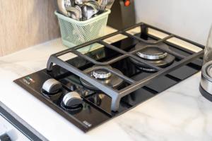 New ListingPool & Marina Skyline ViewTOP Amenities