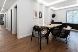 Louly Trevi Fountain