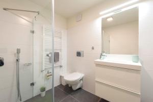 LUXURY NEW-3BDR 3BTH SAUNA!CITY CENTER