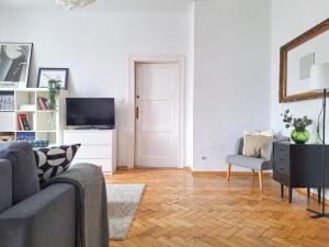 Large Apartment for 5 guests next to Old Town