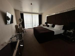 Deluxe Double or Twin Room with Balcony and Sea View room in Maristella Marine Residence