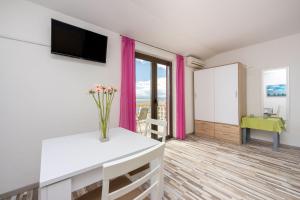 Nur 300 Meter zum Strand mit Meerblick