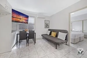 Fairfield 1B Granny Flat Sleep up to 4 ppl - Holroyd