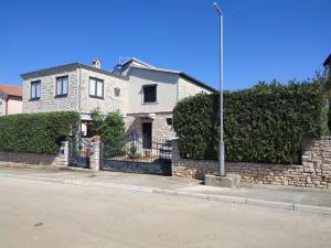 Lovely, big, apt1 with privat pool