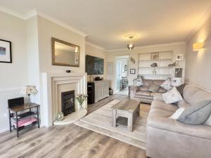 Curlews, 36 Egerton Road