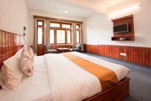 The Village Manali- Café, Bar & Bistro